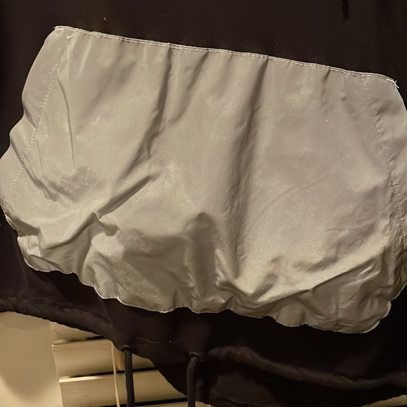 Great condition short sleeve hoodie - Picture 2 of 5